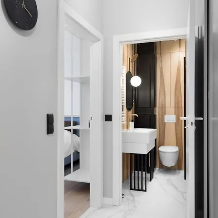 Nowoczesne W Centrum Gdanska Przy Motlawie Z Podziemnym Parkingiem * Gdansk